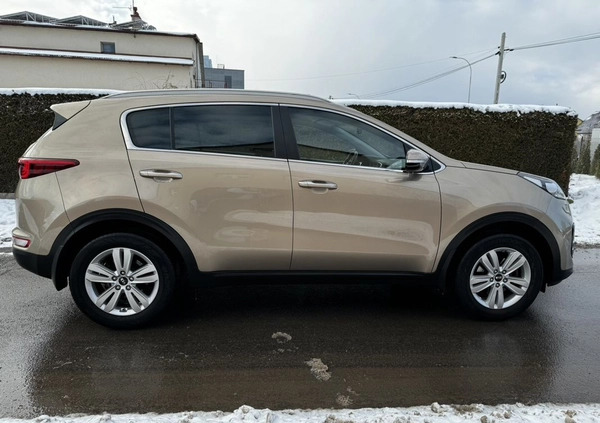 Kia Sportage cena 75900 przebieg: 67000, rok produkcji 2016 z Rzeszów małe 172